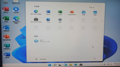 윈도우 11 깔았습니다